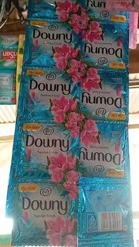 Product Review of 4 RENCENG 48 SACHET DOWNY PEWANGI PAKAIAN 10 ML from j**o 0