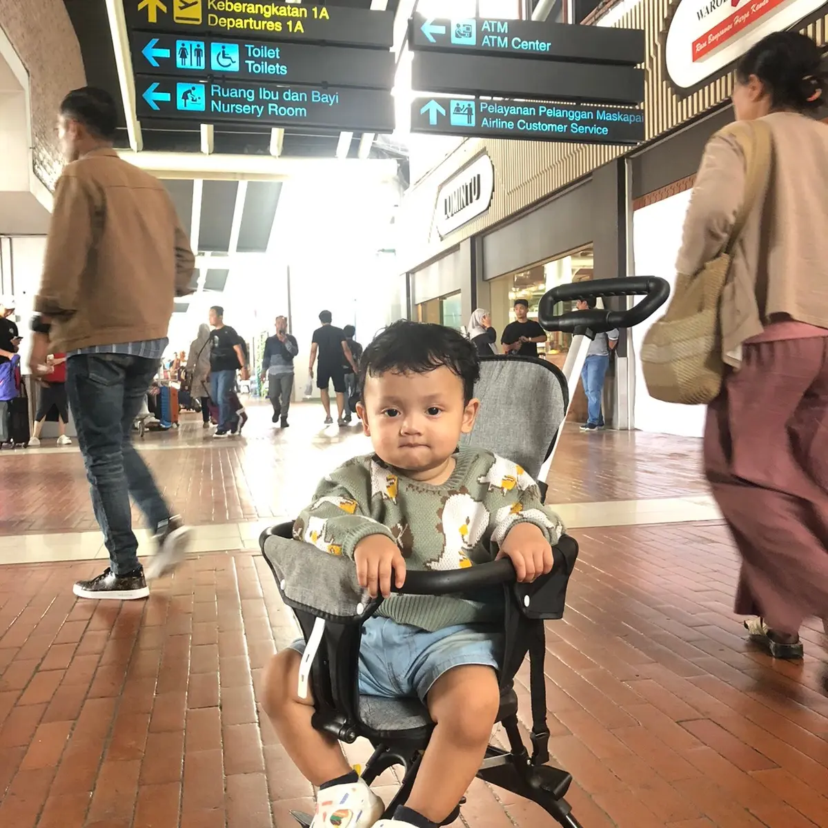 Stroler dorongan, untuk anak di atas 1 tahun
