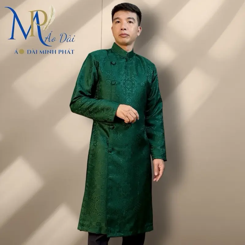 Áo Dài Nam Vải Gấm Hoạ Tiết ẩn trên áo, đơn giản sang trọng với nhiều mầu phú hợp với các lựa chọn Guu ăn mặc của nhiều người. 3
