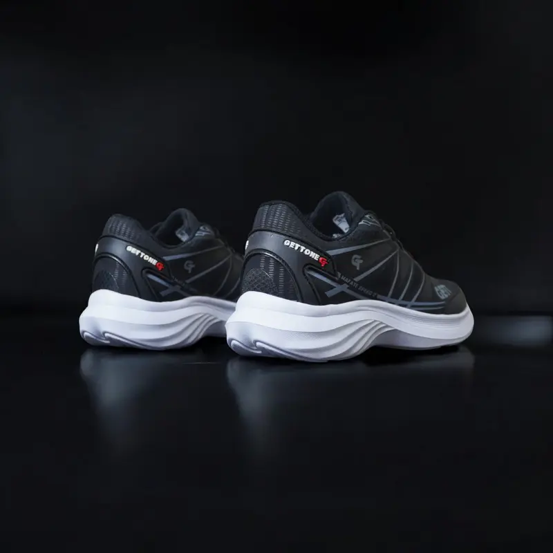 Sepatu Sneakers lari running Hitam Pria Wanita 2