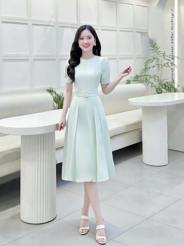  Đầm nữ thiết kế Nhật Vy Boutique tay ngắn cổ tròn cách điệu kèm dây belt phối xếp ly form dáng xòe chiết eo chất lụa có 4 màu phù hợp dạo phố văn phòng công sở đơn giản thanh lịch Dress - D2985 Nhung Kem 