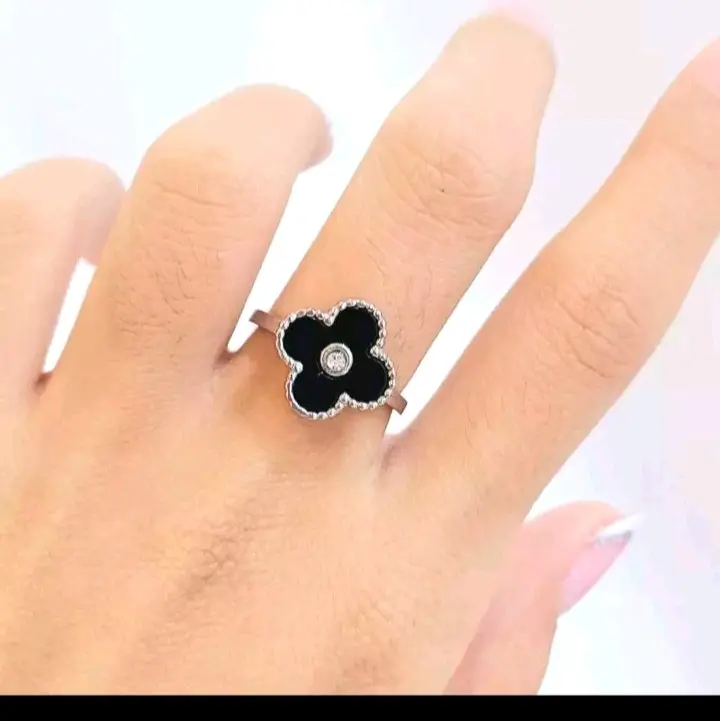 cincin bungan terbaru titanium dan anti karat perempuan Gold Hitam