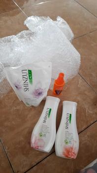 Product Review of Find It Store - Shinzui Skin Lightening Hand & Body Lotion 210ml | Lotion Tubuh | BPOM Original Memudarkan Pencerah Perawatan Scrub Mencerahkan Jamur Arbutin Memutihkan Niacinamide Wangi from h**_ 0