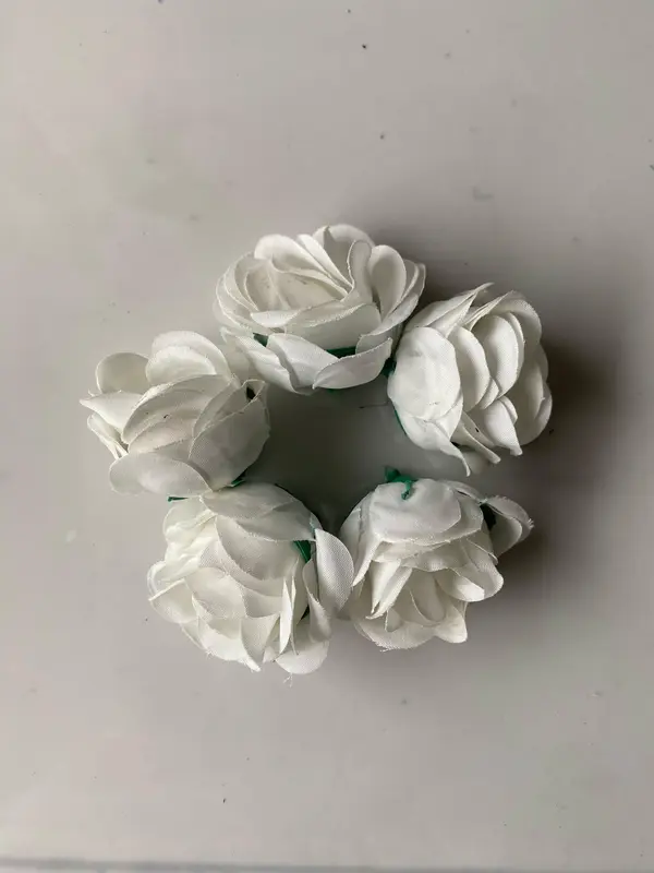 kuntum mawar 5 cm.bunga buket bunga hias bunga palsu.jual per 50 pcs 5