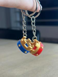 1pc Llavero de Corona de Clash Royale - Impreso en 3D en Metal Robusto Rojo y Azul, Llavero Ligero de Plástico PLA, Diseño Único, Accesorio para Llaves