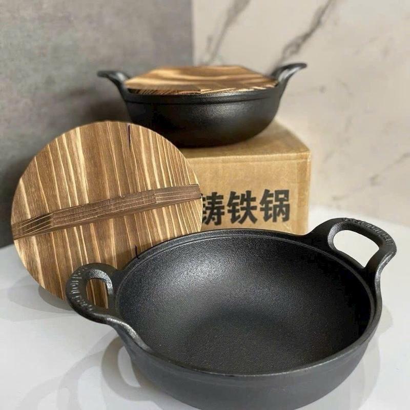 Nồi Chảo Gang Sâu Lòng Đúc Nguyên Khối 20cm và 25cm Tặng Kèm Vung Gỗ