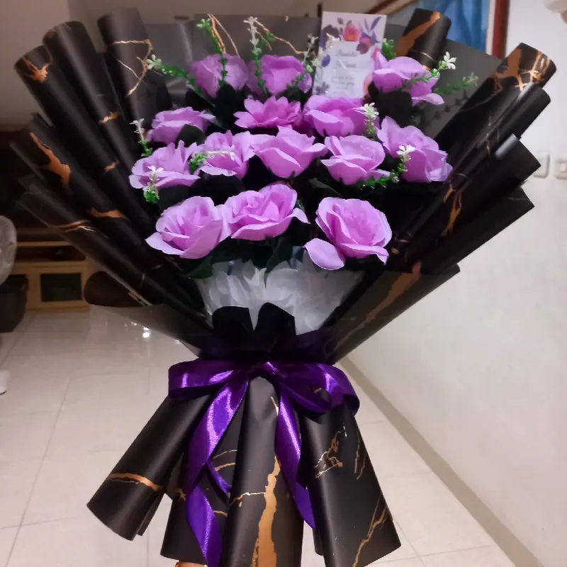 bucket bunga mawar artificial  size L Flower isi 15 tangkai bunga 0