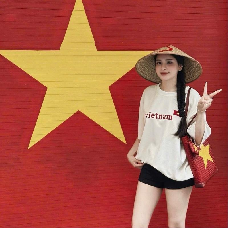 [SALE] Áo Phông Cờ Đỏ Sao Vàng Dành Cho Nữ By Trang Mun E29