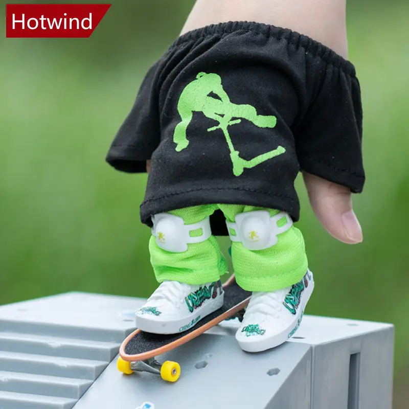 Hotwind Mini Finger Skateboard Set Finger Board Dengan Celana Dan 0