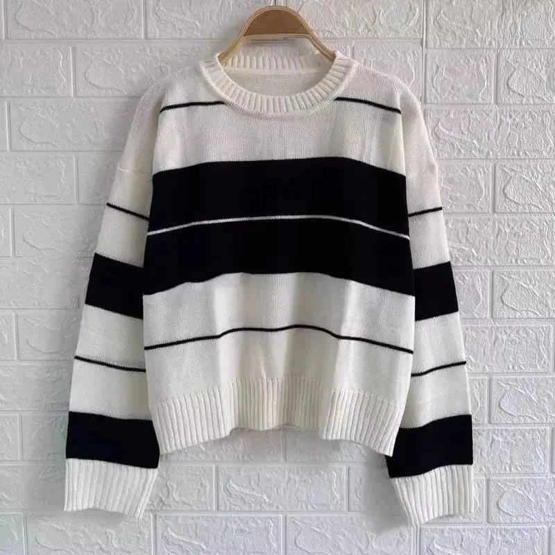 Meira Sweater Rajut Wanita Blouse Knited Motif Garis Garis Korean Style Lengan Panjang 1