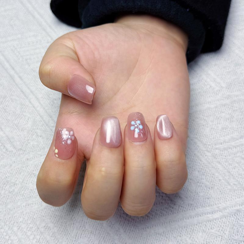 Product Introduction of "Hand-made" hand-painted pattern to wear nails, cat's eye color-changing nail art, detachable nail stickers for many times. 4