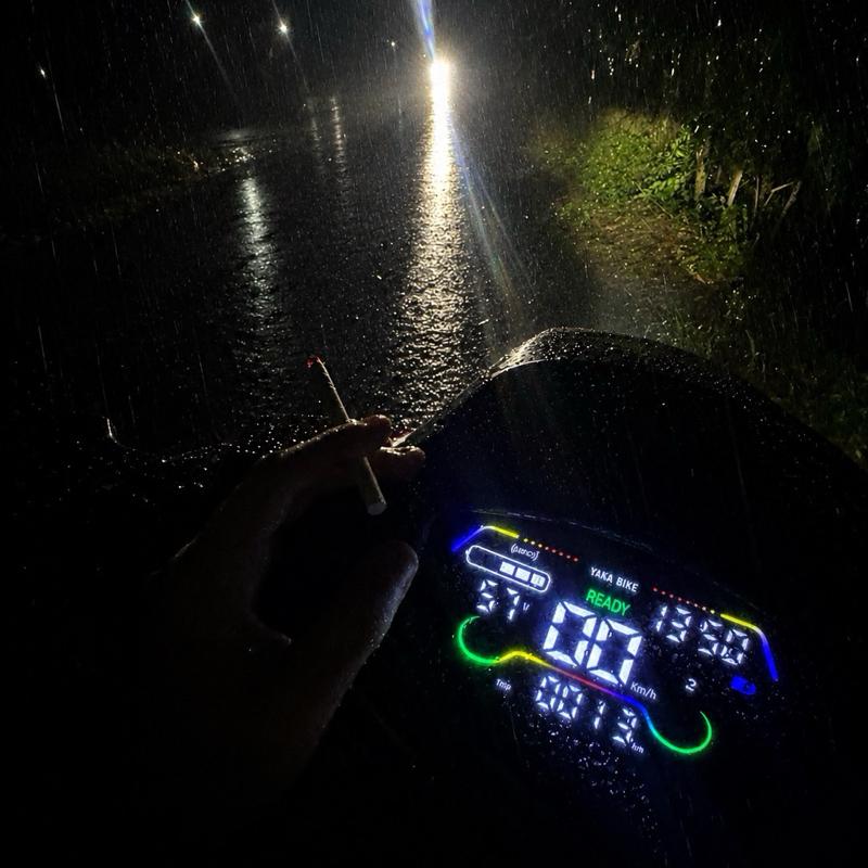 xe chống mưa