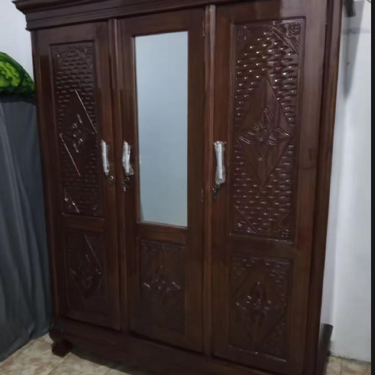 furniture Lemari pakaian model pintu buka tutup pintu 3 berbahan kayu jati pengiriman khusus jabodetabek jawa barat Furniture 4
