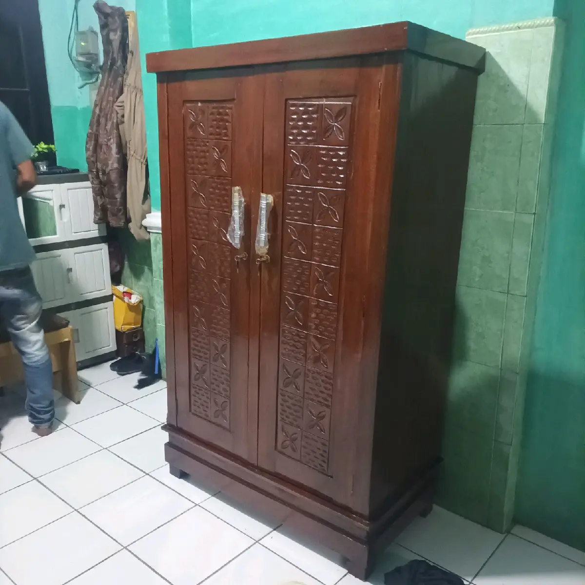 Lemari pakaian anak 2 pintu full kayu jati/cahayajatifurniture