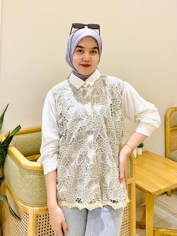 Savia Blouse -Basic , Kemeja Burkat Razka outfit 3