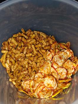 Product Review of seblak Makaroni bantat pedas daun jeruk 500 gram Cemilan Food Chips from A**a 0