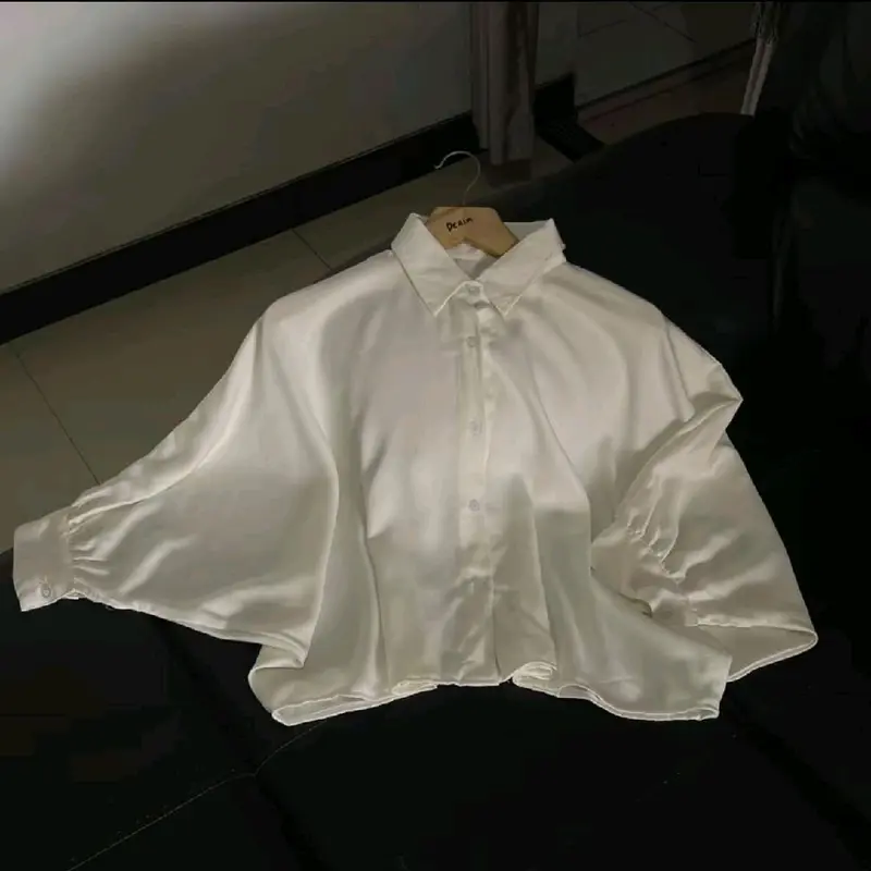 Kirana Blouse Kemeja Batwing Model Terbaru Oversize Korean Stayle Airflow Baju Crop Kancing Panjang Semi 1