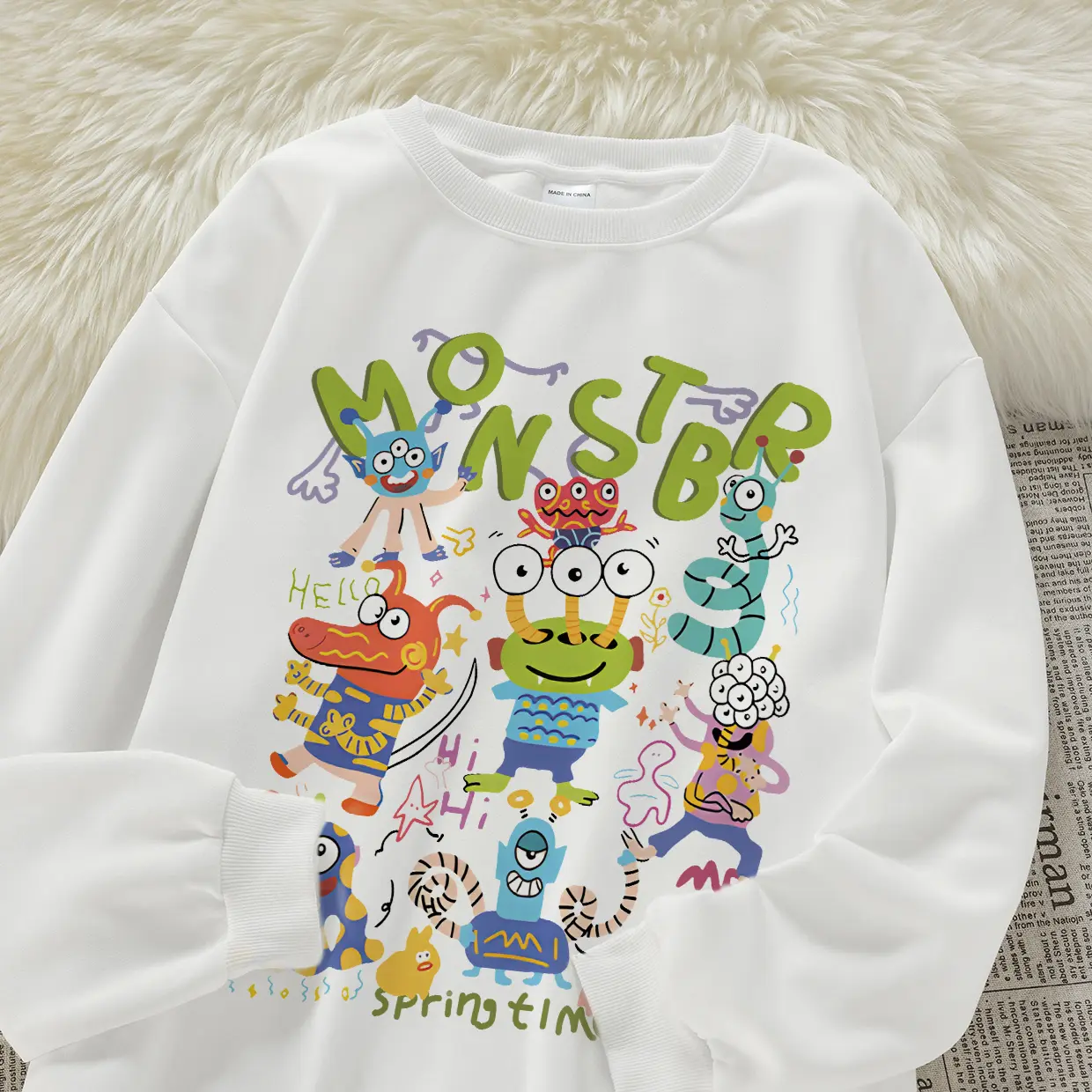 I0132 The Monseur Gallery Sweater Oversize Cetakan surat retro Amerika | Cetakan kartun monster kecil retro Amerika | Sweater Hitam