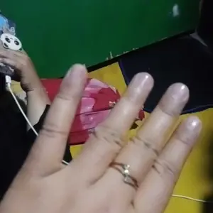 Cincin Titanium Mutiara Jajar Genjang Tiga Miring Anti Karat Anti Luntur Bahan Tebal Sesuai Gambar Ukuran 16-19 Ring