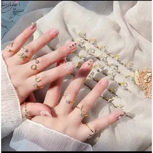 Cincin Titanium Huruf Permata Anti Luntur