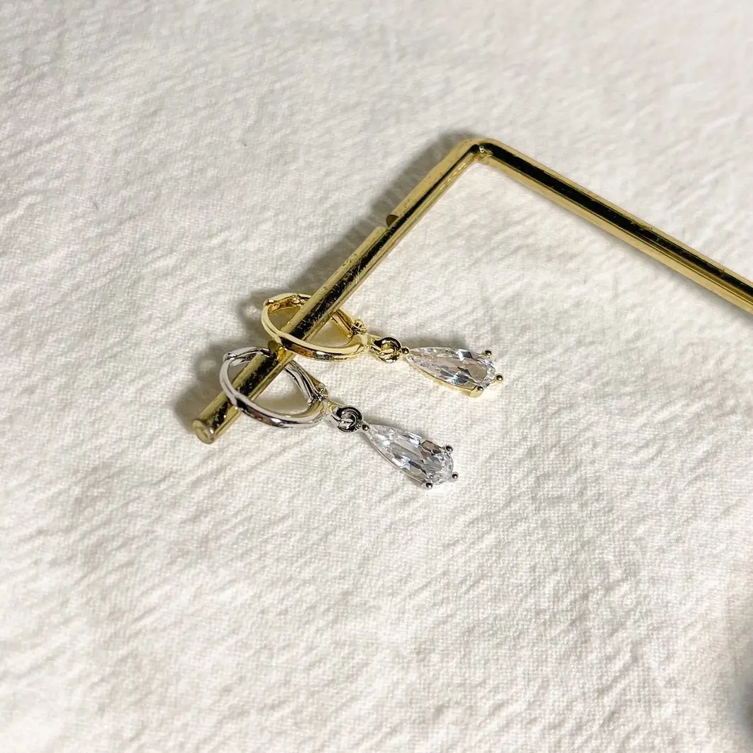 oliver teardrop huggies earrings silver/gold plated