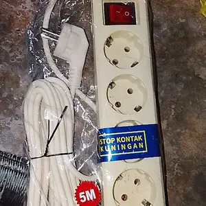 G.D Stop Kontak 2/3/4/5 Lubang 1.5/3/5 Meter Colokan Listrik