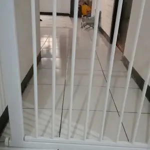 SPEEDS Baby Safety Gate Pagar Tangga Pengaman Bayi Pembatas Penghalang Pintu Bayi Pet 067-19