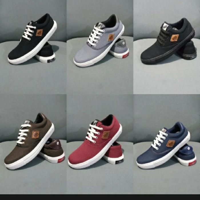 Miliki Sepatu Sport Untuk Kerja 1
