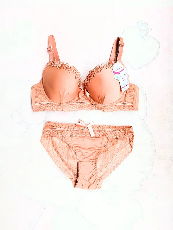 bh bra set wanita (free gantungan) busa tipis berkawat pengait3 tali bisa lepas pasang uk:38-44 Motif Setelan Motif 1