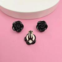 Anting Mawar Hitam