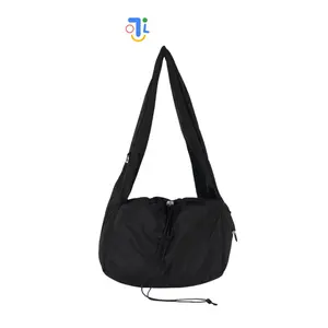 Tas Slempang Nylon Crinkcle Premium Slingbag Tolu dengan Desain Modern dan Tali Adjustable untuk Kegunaan Sehari-hari