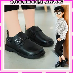 Sepatu pantofel anak laki laki model perekat
