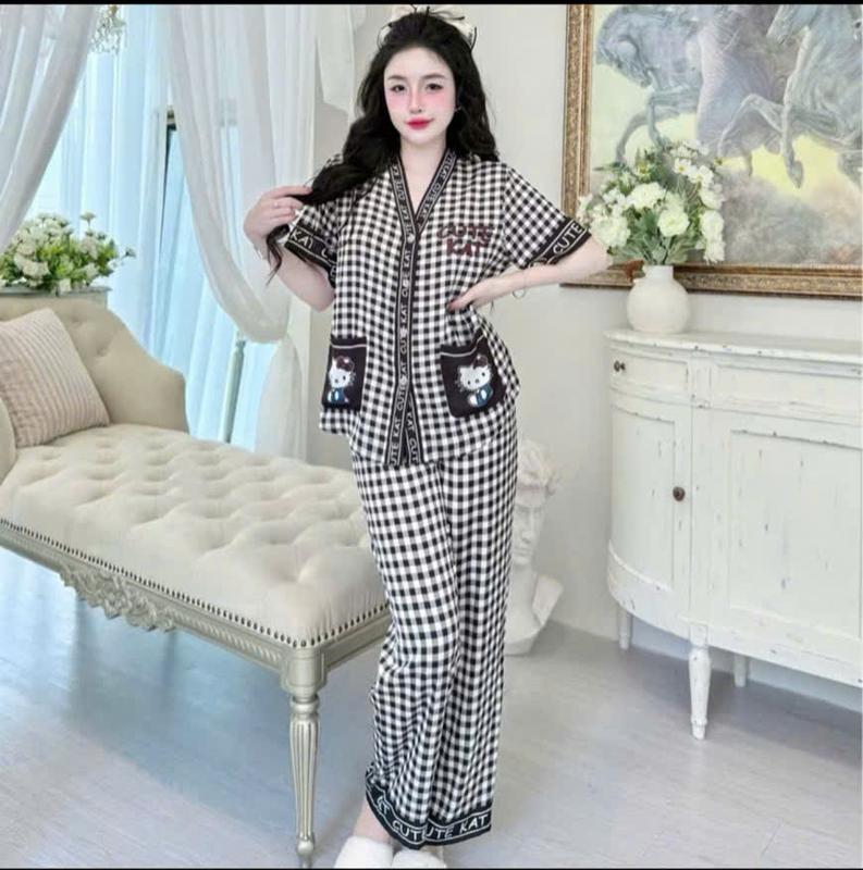 V-Bộ Đồ Ngủ Nữ Quần Dài Cổ Y Hoa Tiết Dễ Thương Chất Liệu Vải Lụa Latin Mặc Nhẹ Mát