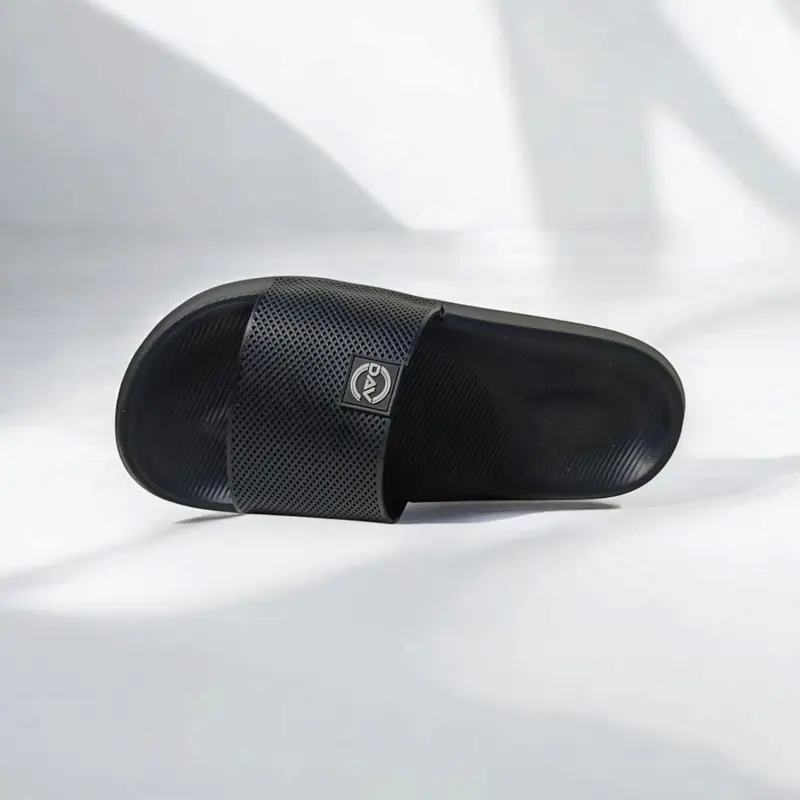 Dava Sandal Slip-on Dava Premium Class Unisex Full Black - Pria, Shoes Karet 4