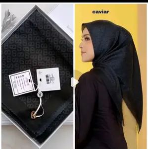 Hijab Segi Empat Buttonscarves Tapis Series