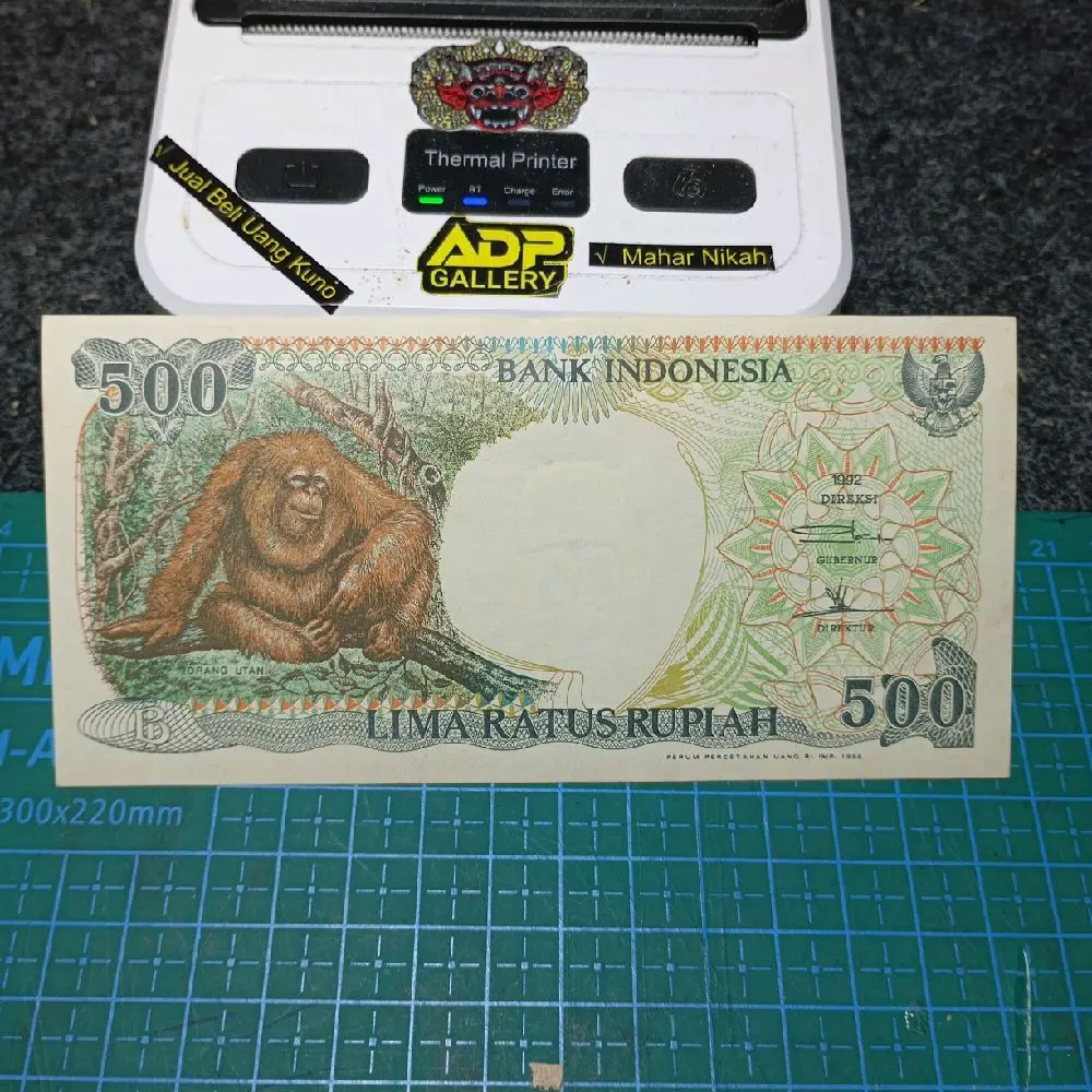 Koleksi Kertas kuno 500 Bergambar orang utan Tahun 1992, kondisi original, dan  pernah berjaya pada masanya..
