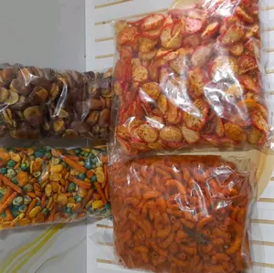 Paket bundling isi isi 4,Kacang koro kulit,kacang campur,makroni pedas daun jeruk,kerupuk sebalak Camilan
