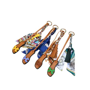 Sosialita Bag Charm Tassel Scraf dan H Shoes Gantungan Tas Wanita