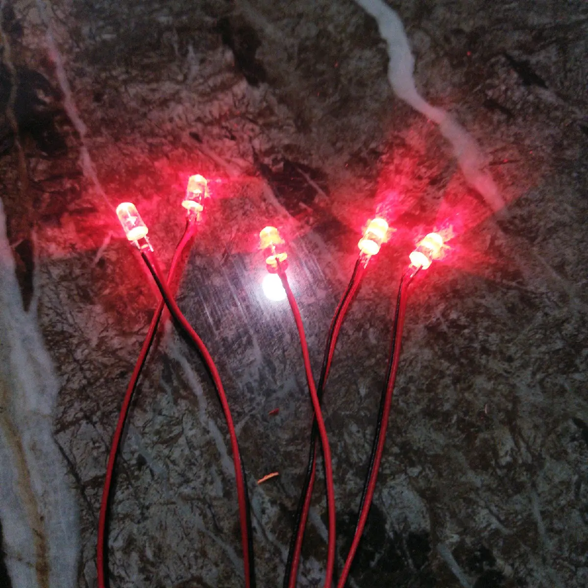 miniatur lampu matrix 4 mode batrai bisa dicas ,cocok buat varisi miniatur bus/truk oleng