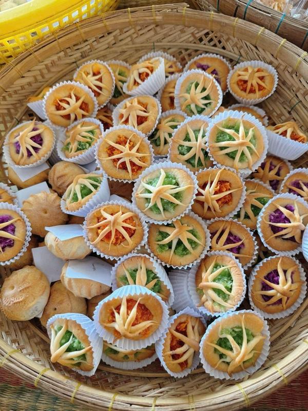 Product Introduction of Bánh chén giấy nướng thủ công nhà làm ( nhân khóm, nhân dừa non) 4