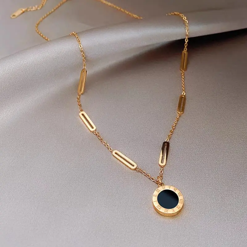 Kalung Titanium terbaru Liontin Wanita Bulat Hitam dan Putih Double Side