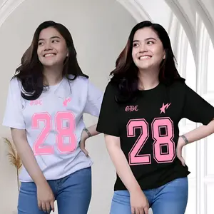 Kaos Angka 28 Pink Distro Wanita Lengan Pendek Baju Unisex Cewek Pakaian Atasan Oblong Wanita T-shirt Dewasa Lengan Pendek Katun Combed24s Sablon Digital Printing Lembut Tidak Panas Size M L XL XXL Polos Tangan Nyaman
