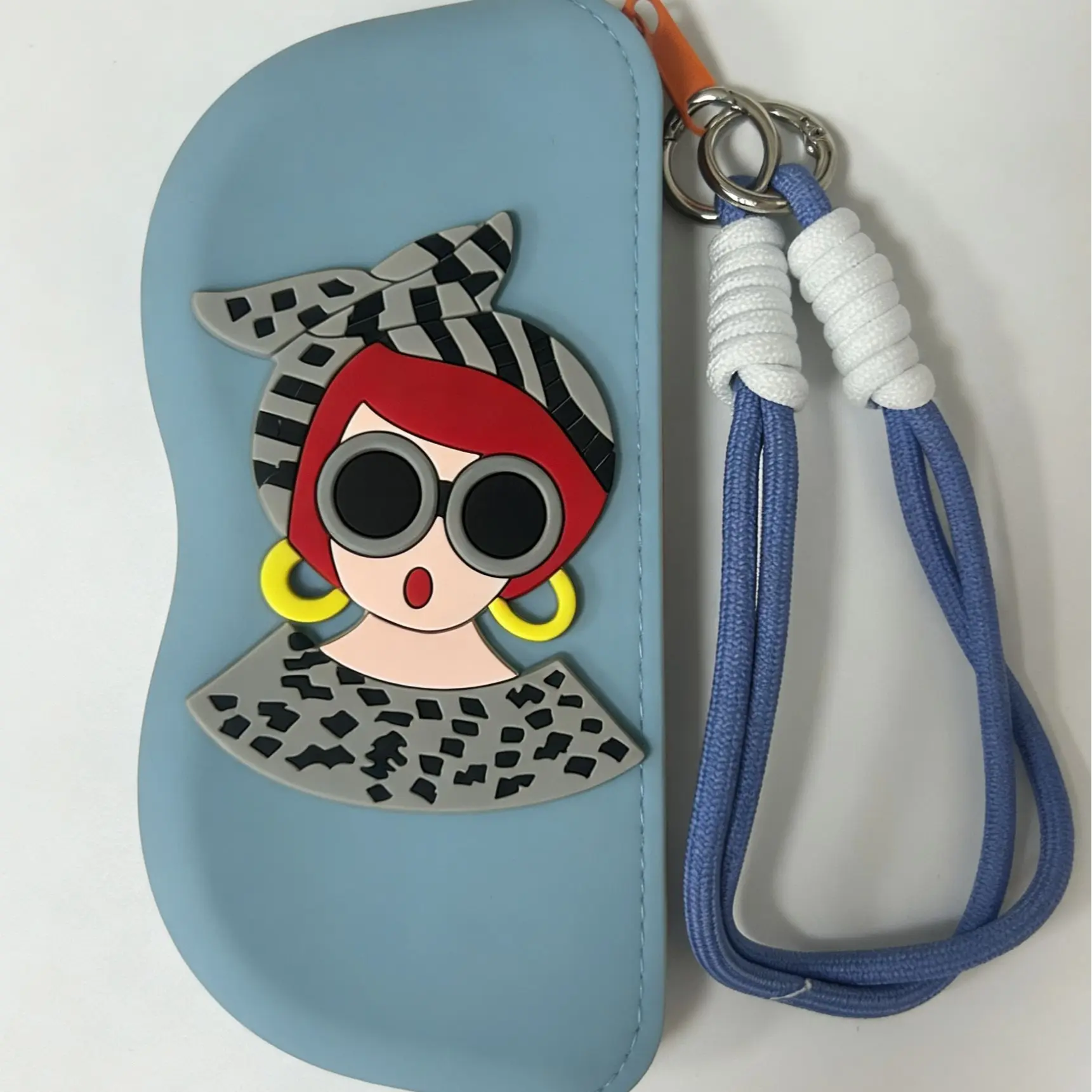 Gadis Berbaju Biru Langit