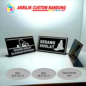 Papan Penanda Akrilik Duduk Sedang Shalat Untuk Dimeja Tipe 2 Acrylic Sign Board Sticker Hitam