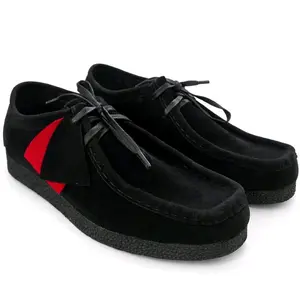 CR-VIRUS ONE STORE Sepatu Pria Hitam dengan Detail Merah Nyaman dan Gaya Modern