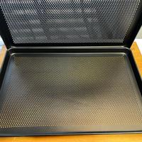 Gambar Perforated Non-Stick Baking Tray Hitam Anti Lengket Lubang 40x60cm dari Kochindo Kota Tangerang Selatan 2 Tokopedia