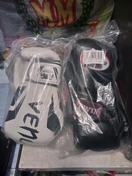 Product Review of 【Siap Stok COD】Sarung Tangan Tinju boxing premium sarung tinju Wannafit 14Oz 12 Oz 10 Oz Boxing Gloves Boxing Sport Punch Training MuaythaiSarung Tinju  Elite Muaythai / Boxing / MMA / Kick Boxing from S**E 0