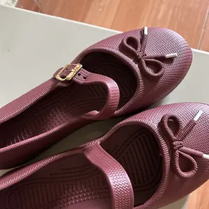 Sepatu Wanita Flatshoes Tali Pita Cantik Sandal Karet Jelly Kekinian Simpel Casual Sandal Sepatu Kerja Ringan Empuk Anti Slip 2520M