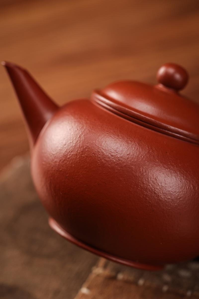 Product Introduction of Chinese Yixing purple clay teapot 100% natural purple clay teapot zhuni shuiping teapot 200 ml 12
