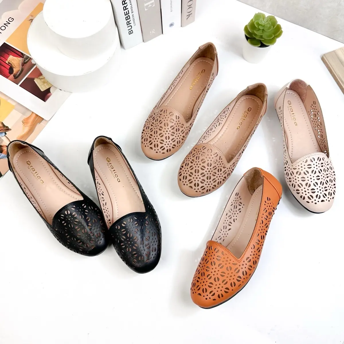 Gratica Sepatu Wanita Flat Shoes Laser Lalisa  B07 SR Karet Hitam Kerja